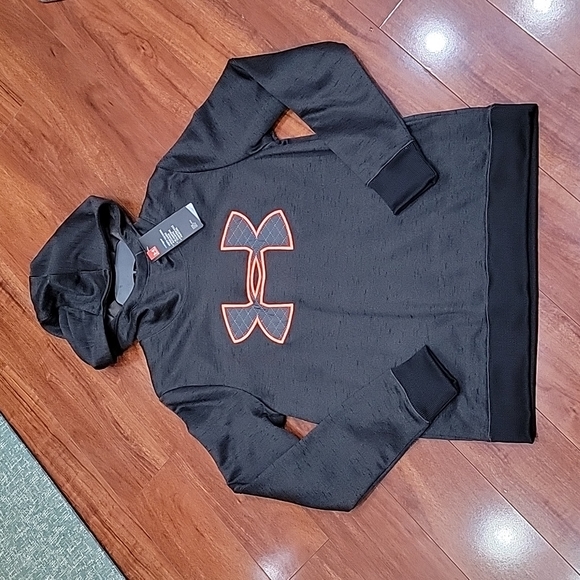 NWT size M Under Armour hoodie - Picture 1 of 10
